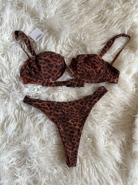 NWT Monday Swimwear Clovelly Top & Byron Bottom Set Dark Jaguar Size Large